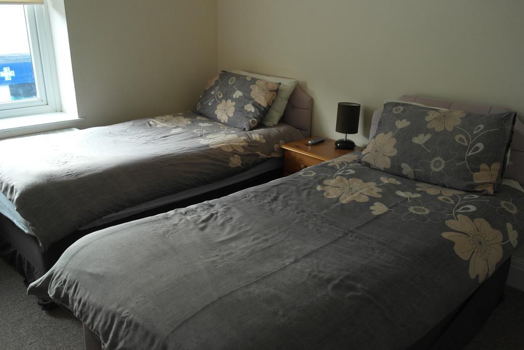 Hikers And Bikers Bed and Breakfast Hadfield Habitación foto